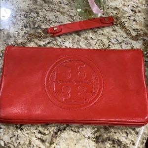 PRICE DROP!! Tory burch Clutch!!